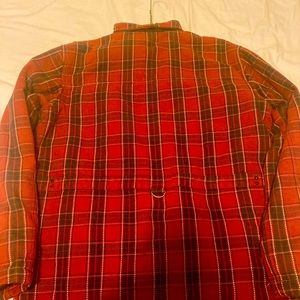 Quicksilver fannel color red and black